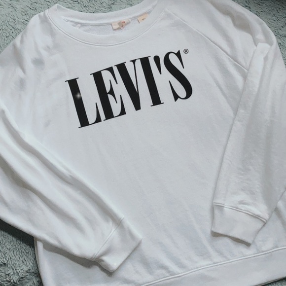 white levi sweatshirt